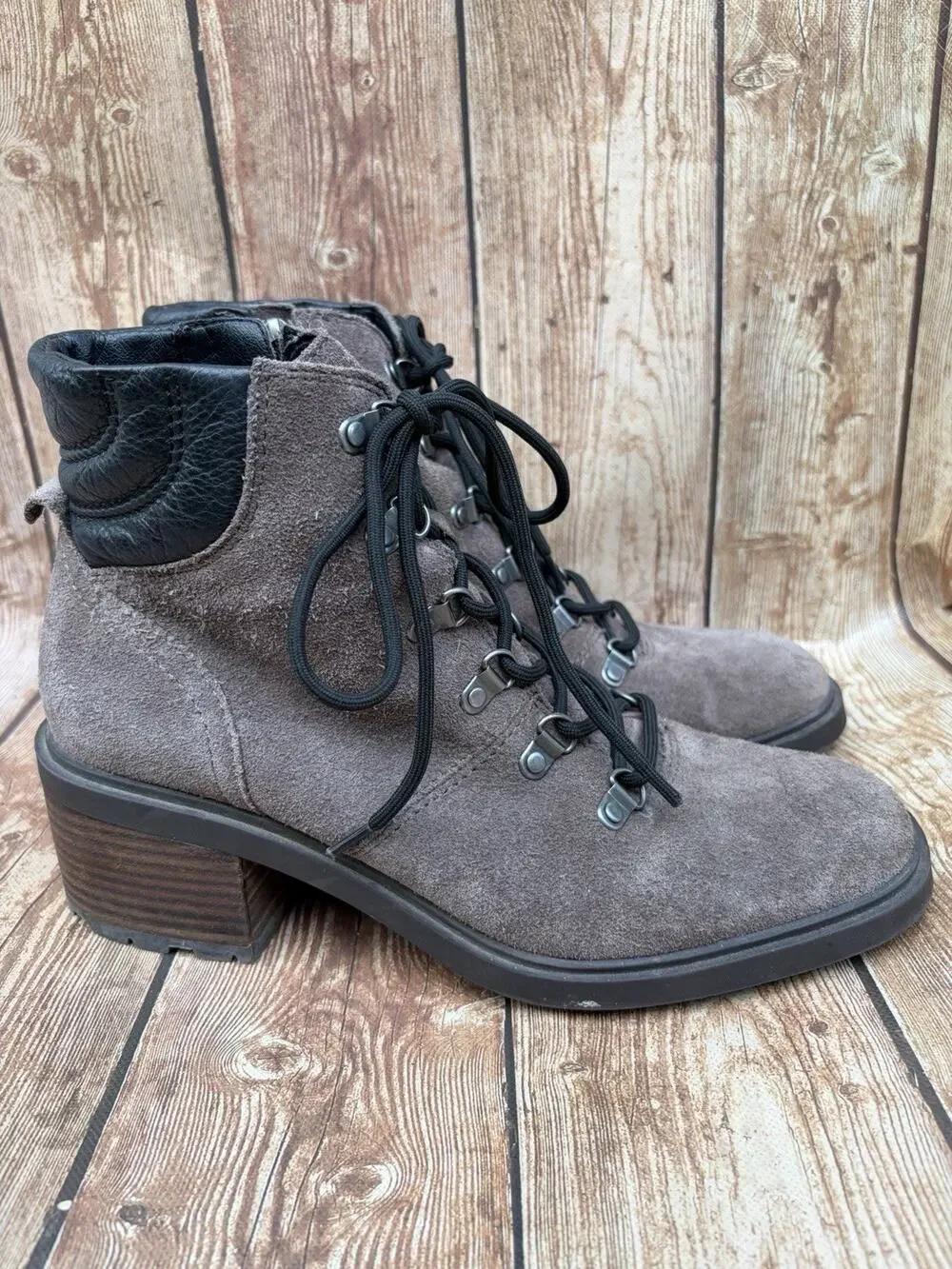 Lucky Brand Dareek Gray Suede/Black Leather Lace Up Side Zip Ankle Boots 9 - Picture 1 of 13